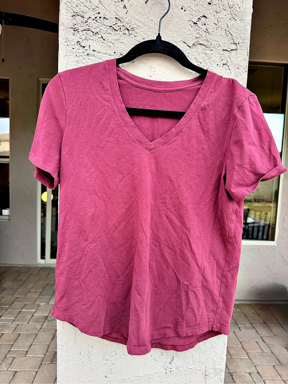 lululemon Love V-Neck T-Shirt Short Sleeve Tee in Maroon - S